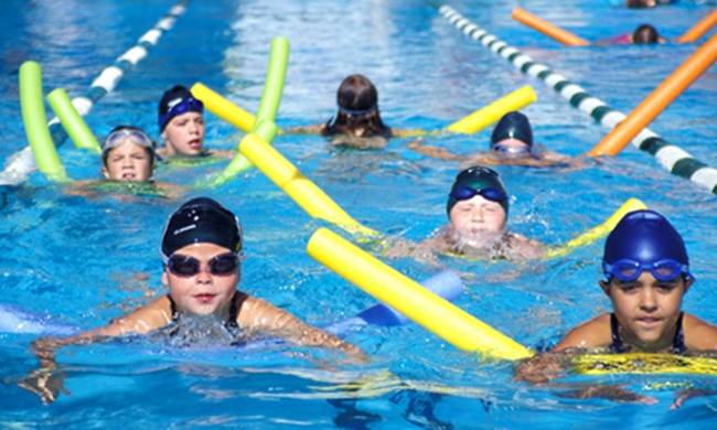 Tốn bạc triệu cho con học bơi mà quên những điều sau, có ngày "tiền mất tật mang" - 2