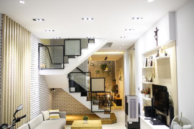 Nhà 7 tỷ tự trang trí như không gian sống tách rời thành phố của Đại Nhân - 2