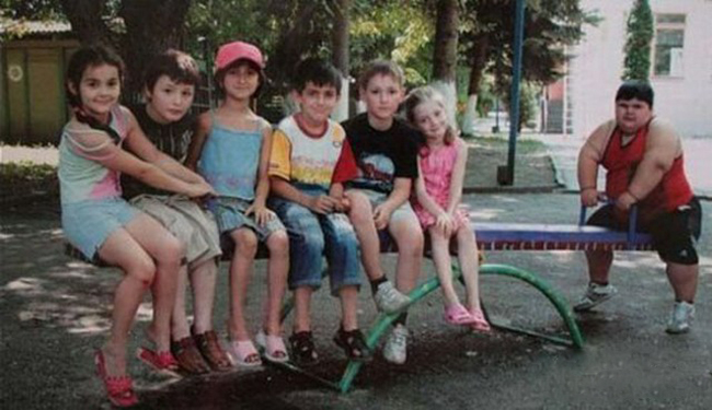 Còn đứa nào nữa lên luôn đi, anh cân hết.