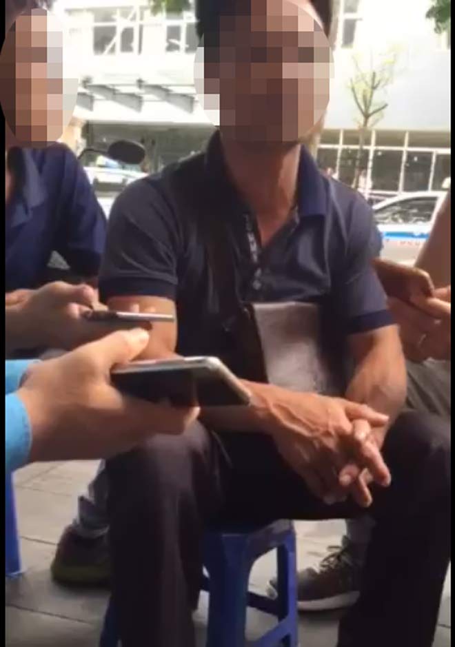 Nỗi ân hận của người chồng túm tóc vợ kéo ra đường lột quần - 2