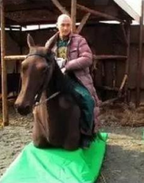 Thực tế phì cười của những màn cưỡi ngựa hoành tráng - 5