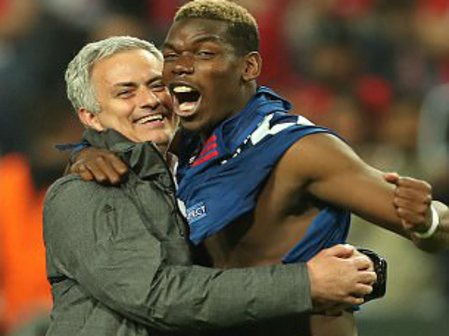 Bóng đá - Pogba gây khó Mourinho: Đòi làm thủ lĩnh, MU dễ "loạn" phòng thay đồ