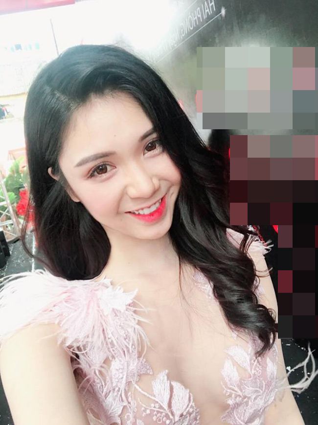 Nữ diễn viên cho rằng việc đi sự kiện khiến cô phải mặc những trang phục sexy nhưng bình thường, cô thích áo phông quần jeans hơn.