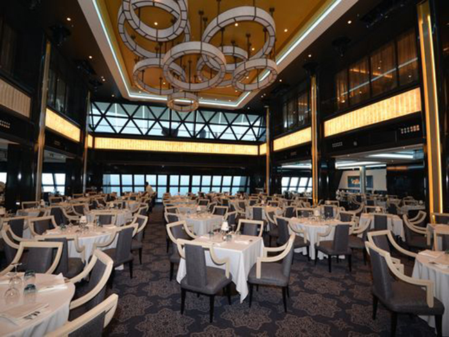 Với sức chứa 512 hành khách, Manhattan là một trong những nhà hàng lớn nhất trên tàu