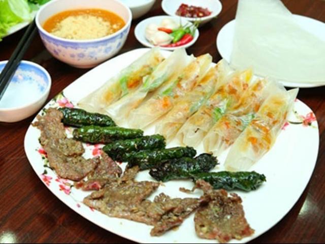 Bánh tráng mắm ruốc giòn rụm, ram thịt nướng nức tiếng ở Quảng Ngãi