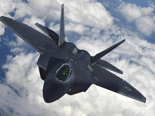 Thế giới - 2 máy bay ném bom Nga tiến sát không phận, Mỹ điều F-22 ra chặn