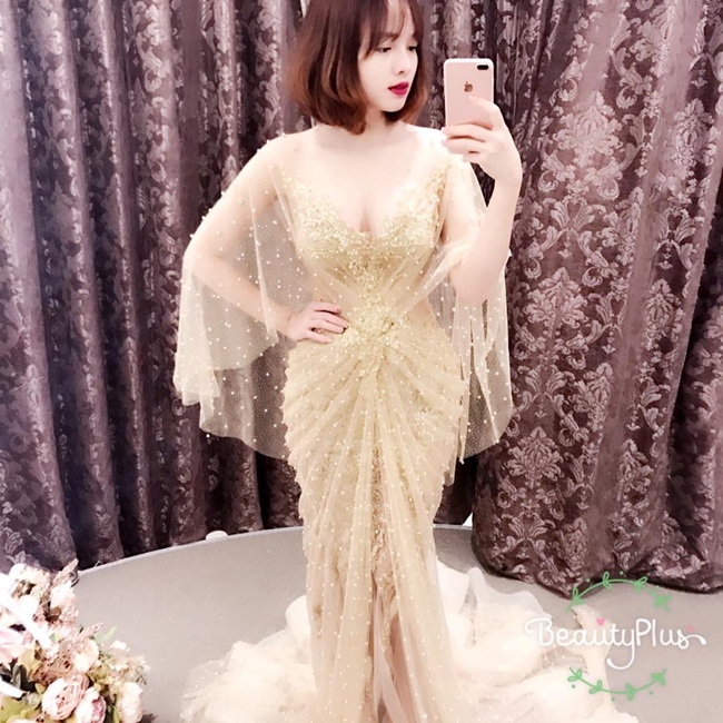 Người đẹp cho biết, hai vợ chồng chung sống với nhau đã 10 năm nên sẽ biết dung hoà mọi thứ.