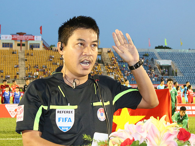 Bóng đá - HAGL tái đấu Hà Nội: Lộ diện trọng tài không "sợ" bầu Đức