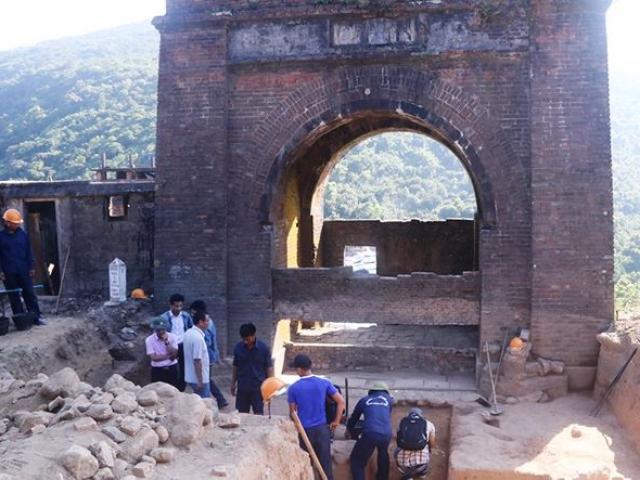 Tin tức trong ngày - Cận cảnh vết tích cổ của "Thiên hạ đệ nhất hùng quan" vừa phát lộ