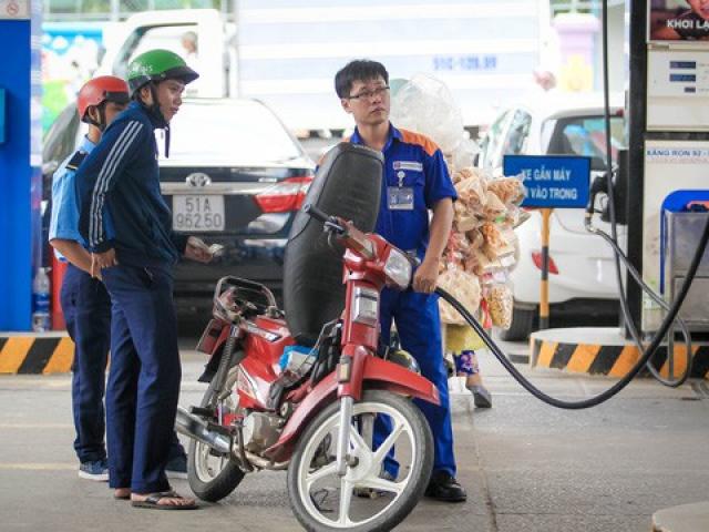 Kinh doanh - Chính thức đề xuất tăng kịch trần thuế bảo vệ môi trường xăng dầu