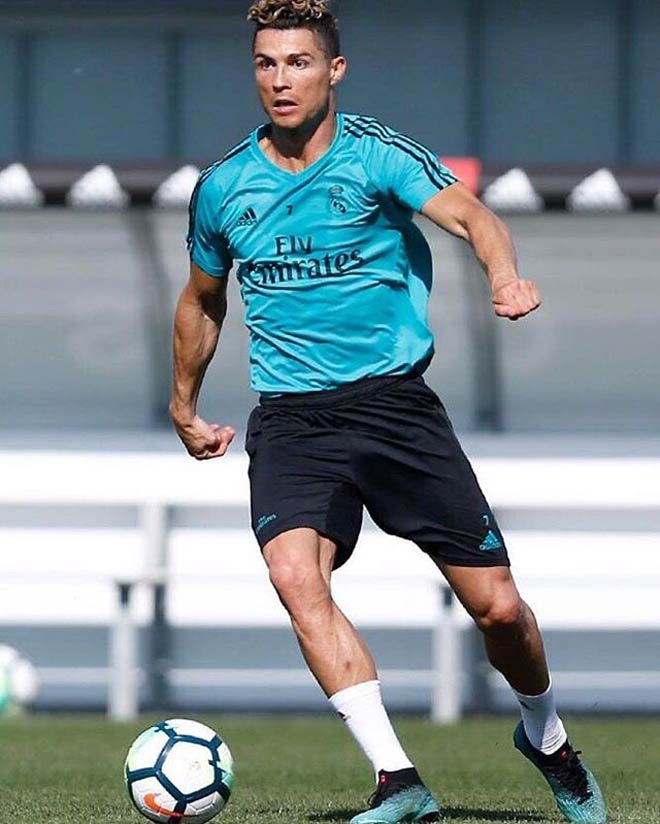 Ronaldo sung mãn trước chung kết Cúp C1: Bắn phá ầm ĩ trên sân tập - 2