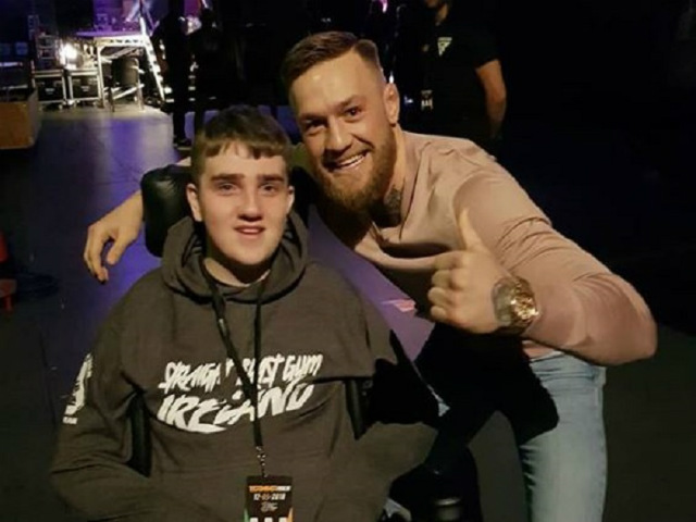 Thể thao - Khoảnh khắc chưa từng có: CĐV bật khóc vì “Gã giang hồ” McGregor