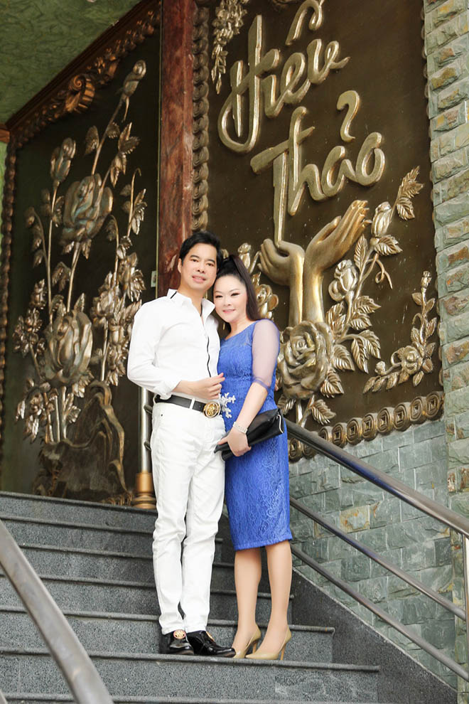 Như Quỳnh lần đầu thăm biệt thự 100 tỷ đồng của Ngọc Sơn - 2