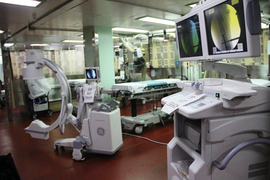 Cận cảnh tàu bệnh viện Mercy lớn nhất thế giới vừa đến Nha Trang - 11