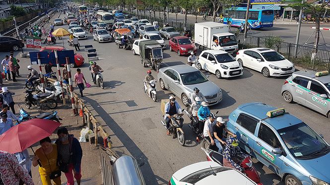 Ghé thăm những bệnh viện ở Hà Nội ngày nắng nóng như đổ lửa - 15