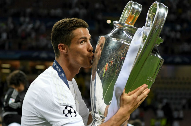 Real mạnh tay với Ronaldo: Thua Liverpool cúp C1, &#34;bố già&#34; đuổi ra đường - 2