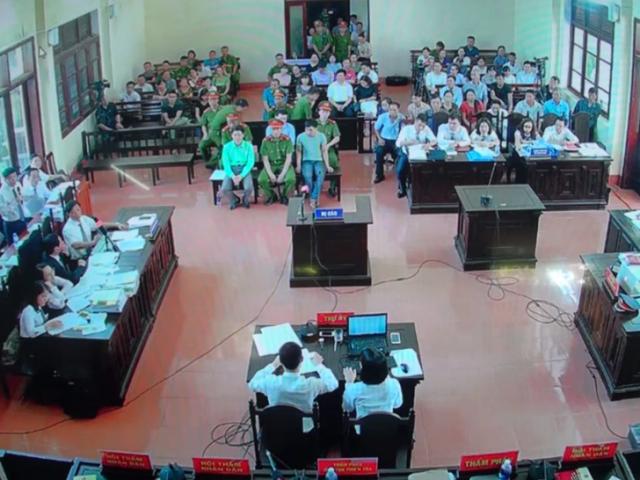 Pháp luật - Từ phiên xử vụ chạy thận: Khi nào chủ toạ “mời” luật sư, công tố viên ra khỏi phòng xử án?