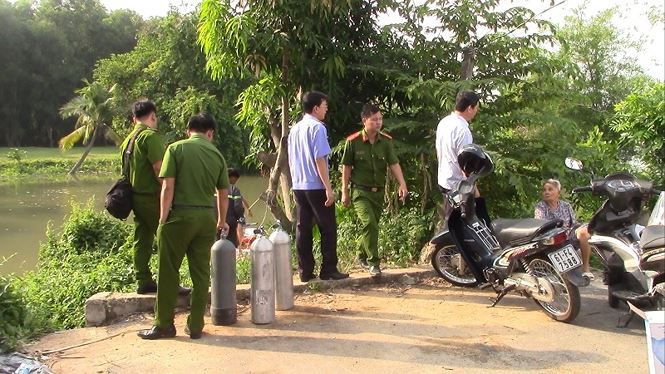 Sà lan chìm trên sông Đồng Nai, 3 người mất tích - 1