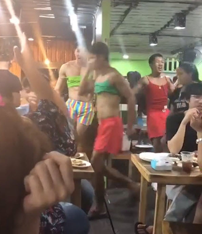 Thời trang bồi bàn cười ra nước mắt của trai đẹp Thái Lan - 10