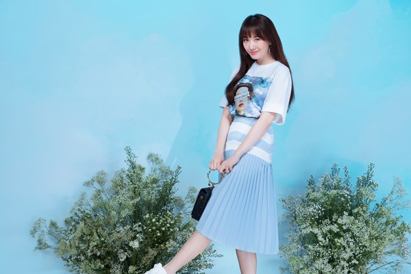 Sau khi bị chê béo, Hari Won thon gọn bất ngờ trong loạt váy nhã nhặn - 5