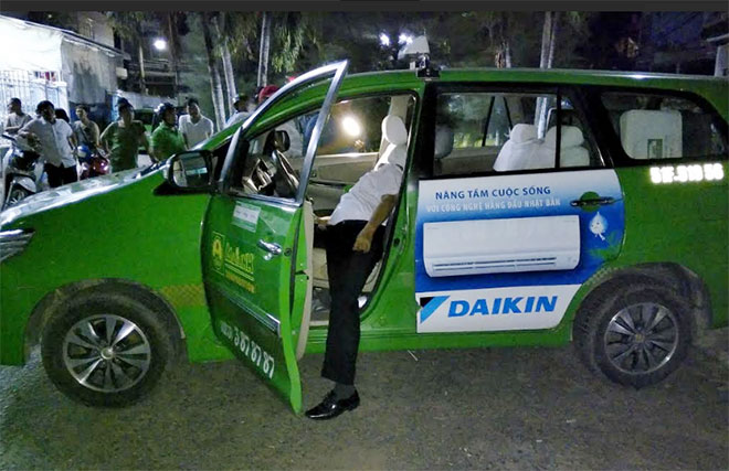 Phát hiện tài xế taxi tử vong trên ghế lái xe - 1