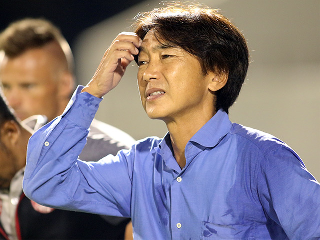 Bóng đá - Vì "Ronaldo Việt Nam", HLV Miura chỉ trích trọng tài thậm tệ