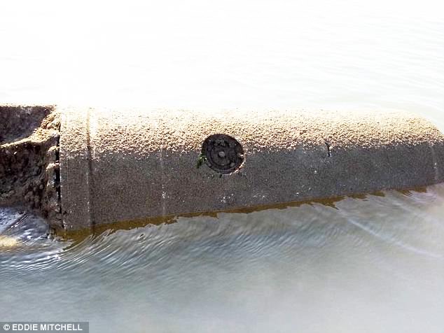 Video: Kích nổ mìn 1 tấn của Đức quốc xã giữa biển - 1