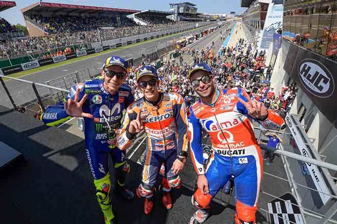 Đua xe MotoGP: Đối thủ &#34;tự xử&#34;, &#34;Hoàng tử&#34; lên ngôi - 4
