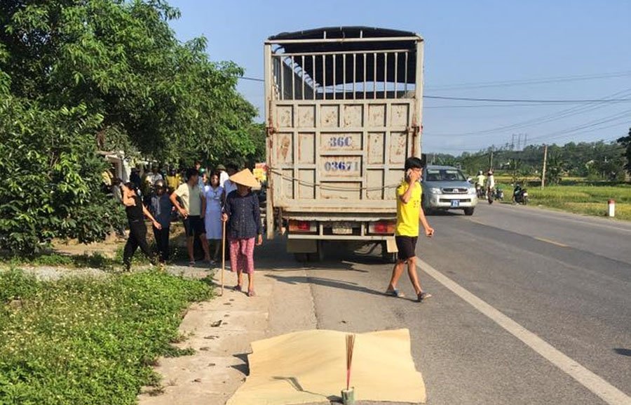 Đến bệnh viện để chờ sinh, thai phụ 9 tháng bị xe tải tông tử vong - 1