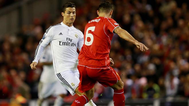 Hậu vệ Liverpool chọc giận Ronaldo: Fan tức giận vì cợt nhả “nhà Vua” - 1