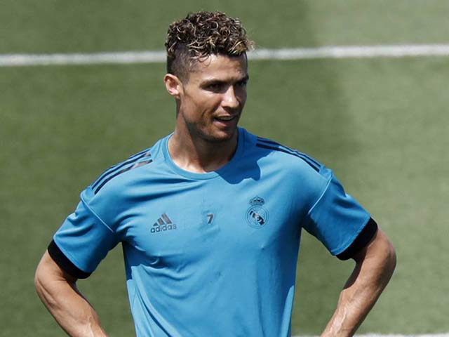 ”Vua” Ronaldo lộ phép ”cải lão hoàn đồng”, quyết phá Liverpool đoạt Cúp C1