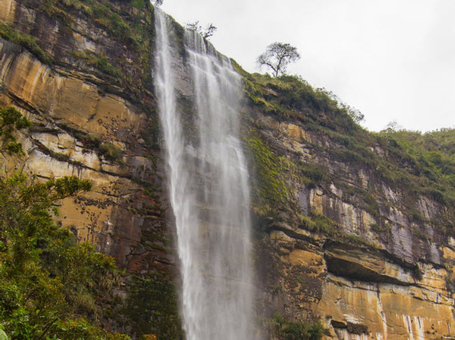 Gocta Cataracts, Peru: Mặc dù là một trong những thác nước cao nhất thế giới, nhưng Gocta Cataracts vẫn nằm trong bí mật cho đến năm 2006, khi một nhà kinh tế người Đức phát hiện kỳ quan này.