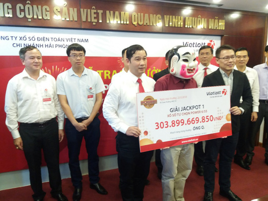 Dư luận lại nghi vấn về người nhận giải 304 tỉ đồng của Vietlott - 1