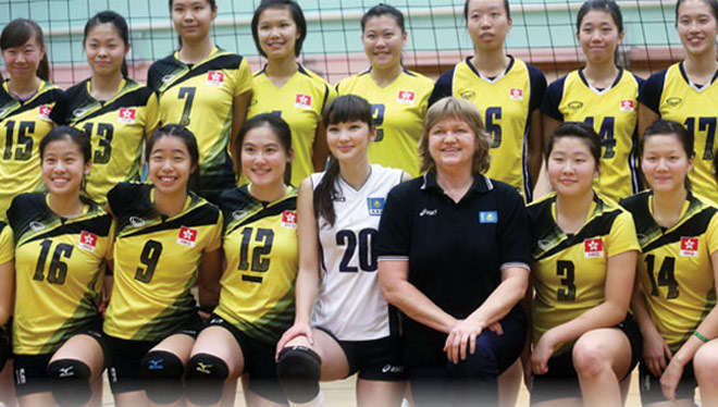 Nữ thần bóng chuyền đẹp nhất thế giới gây sốt ở VN: 18 tuổi đã làm việc lớn - 4
