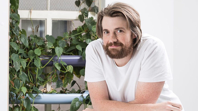 Mike Cannon-Brookes sinh năm 1979, là một tỷ phú người Úc, đồng sáng lập và đồng CEO của công ty phần mềm Atlassian. Cannon-Brookes từng được coi là người giàu nhất Austrailia trong lĩnh vực công nghệ.