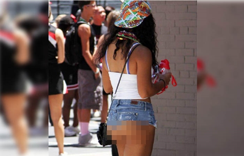 Nữ du khách Anh gây bức xúc vì mặc quần chuẩn 5cm tại nơi công cộng - 8