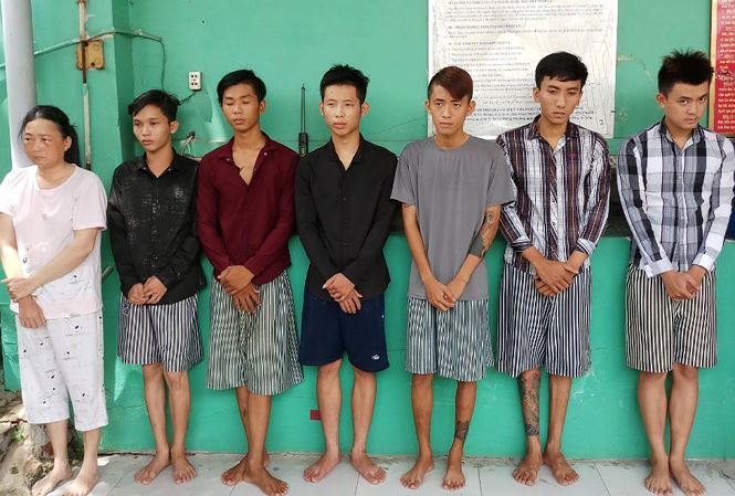 Dẫn &#34;quân&#34; vây đánh dã man 2 phụ nữ vì... bênh mẹ - 1