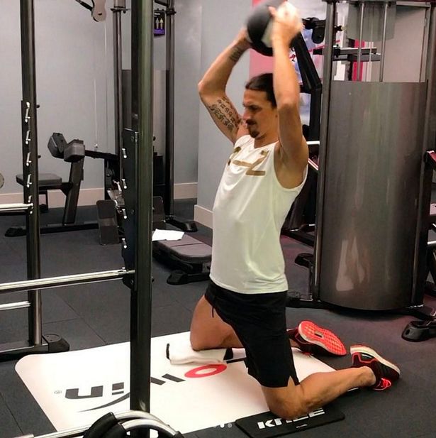 Ibrahimovic, Bale ở nhà xem World Cup nhưng vẫn tích cực tập gym, luyện cơ - 1
