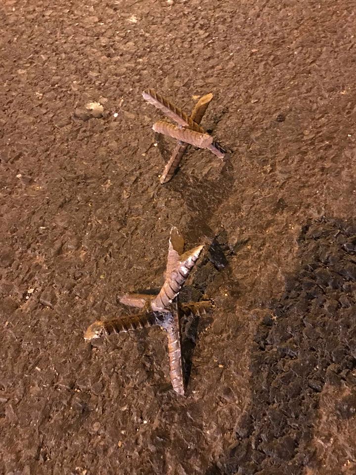 Đinh sắt “khủng” vương vãi trên quốc lộ khiến nhiều tài xế khóc thét - 2