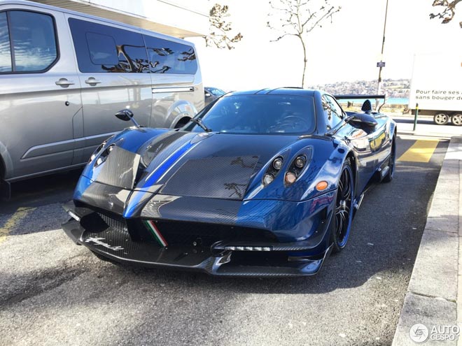 Hypercar Pagani Huayra BC &#34;độc nhất&#34; thế giới bất ngờ xuất hiện trên phố. - 2