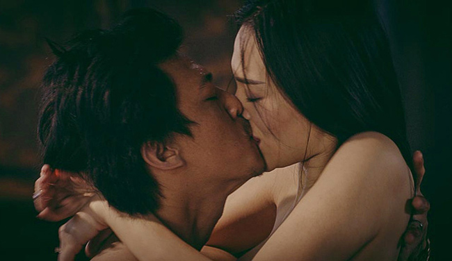 Người mẫu, diễn viên Cao Thùy Linh vào vai cô người mẫu khỏa thân có quan hệ "ngoài luồng" với một họa sĩ trẻ đã có người yêu trong phim Người Tình - Made In Heaven. 