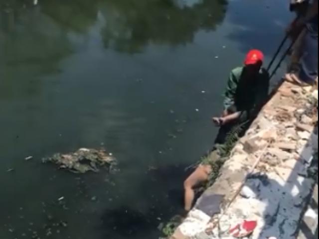 Pháp luật - HN: Cô gái trẻ gieo mình xuống dòng sông bốc mùi hôi thối tự tử