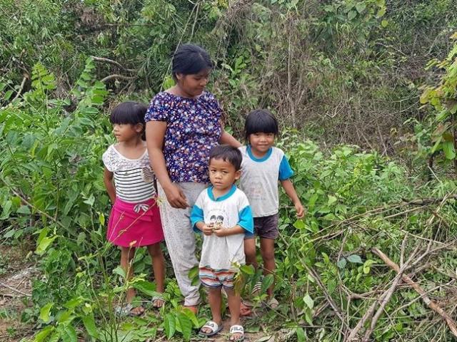 Gia đình ”người rừng” Srín đón thêm thành viên mới