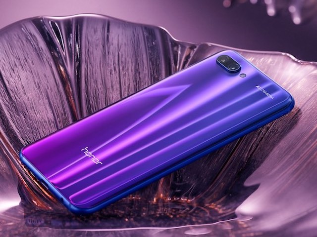 Honor 10 chuẩn bị lên kệ tại Việt Nam với giá 9,99 triệu đồng