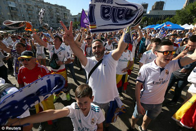 Trực tiếp không khí rực lửa cúp C1 Real Madrid – Liverpool: 7000 fan Việt chờ Real nâng cúp - 8