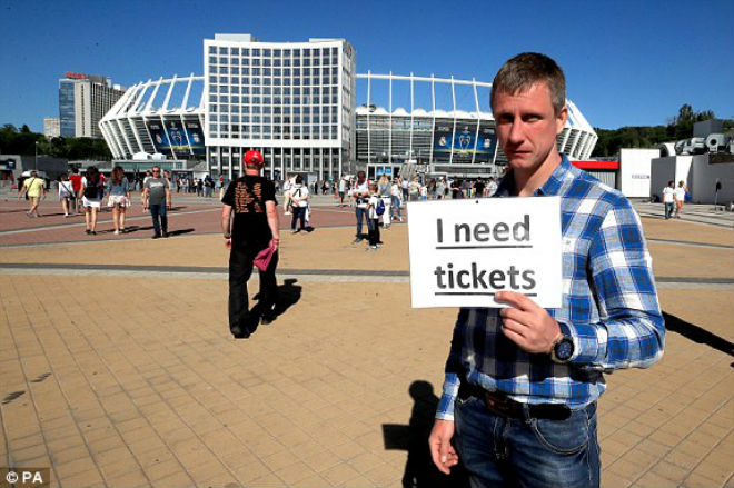 Trực tiếp không khí rực lửa cúp C1 Real Madrid – Liverpool: 7000 fan Việt chờ Real nâng cúp - 7