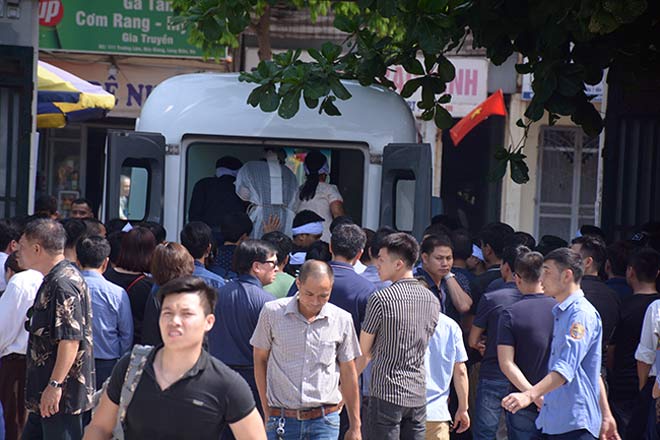 Đẫm lệ đưa tiễn người lái tàu trong vụ tai nạn ở Thanh Hóa - 15