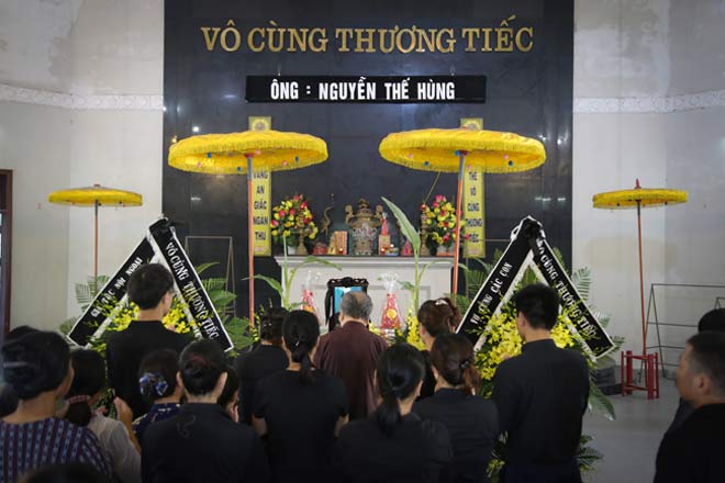 Đẫm lệ đưa tiễn người lái tàu trong vụ tai nạn ở Thanh Hóa - 1