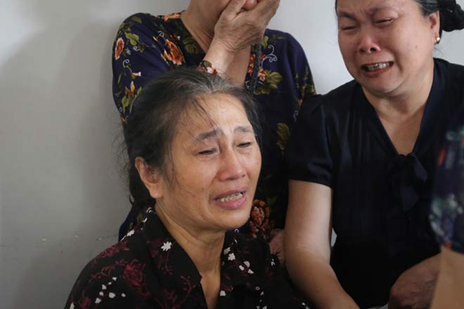 Đẫm lệ đưa tiễn người lái tàu trong vụ tai nạn ở Thanh Hóa - 11