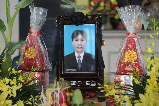 Đẫm lệ đưa tiễn người lái tàu trong vụ tai nạn ở Thanh Hóa - 3